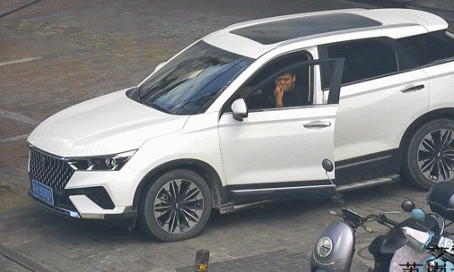 【曝光台】这些人车窗抛物被拍了，快来看看都有谁！休闲区蓝鸢梦想 - Www.slyday.coM