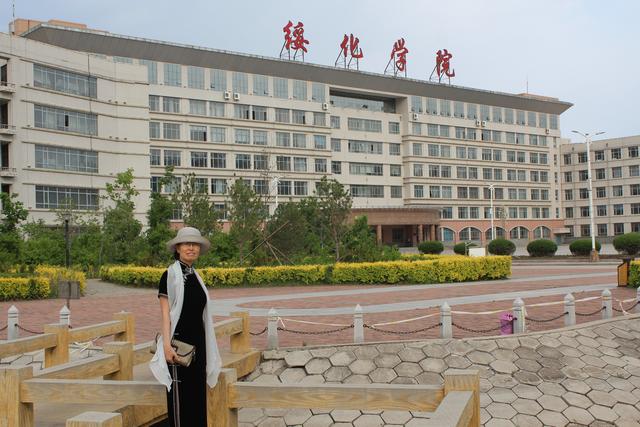 拒绝“躺平”：一所二本院校贫困生与他们摸爬式努力的人生休闲区蓝鸢梦想 - Www.slyday.coM