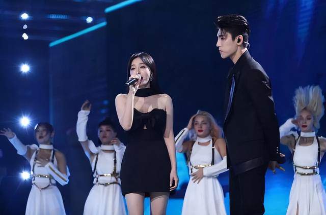 秦岚的脸还有救吗?路透生图都僵硬了,人还是得服老啊休闲区蓝鸢梦想 - Www.slyday.coM 秦岚的脸还有救吗?路透生图都僵硬了,人还是得服老啊休闲区蓝鸢梦想 - Www.slyday.coM