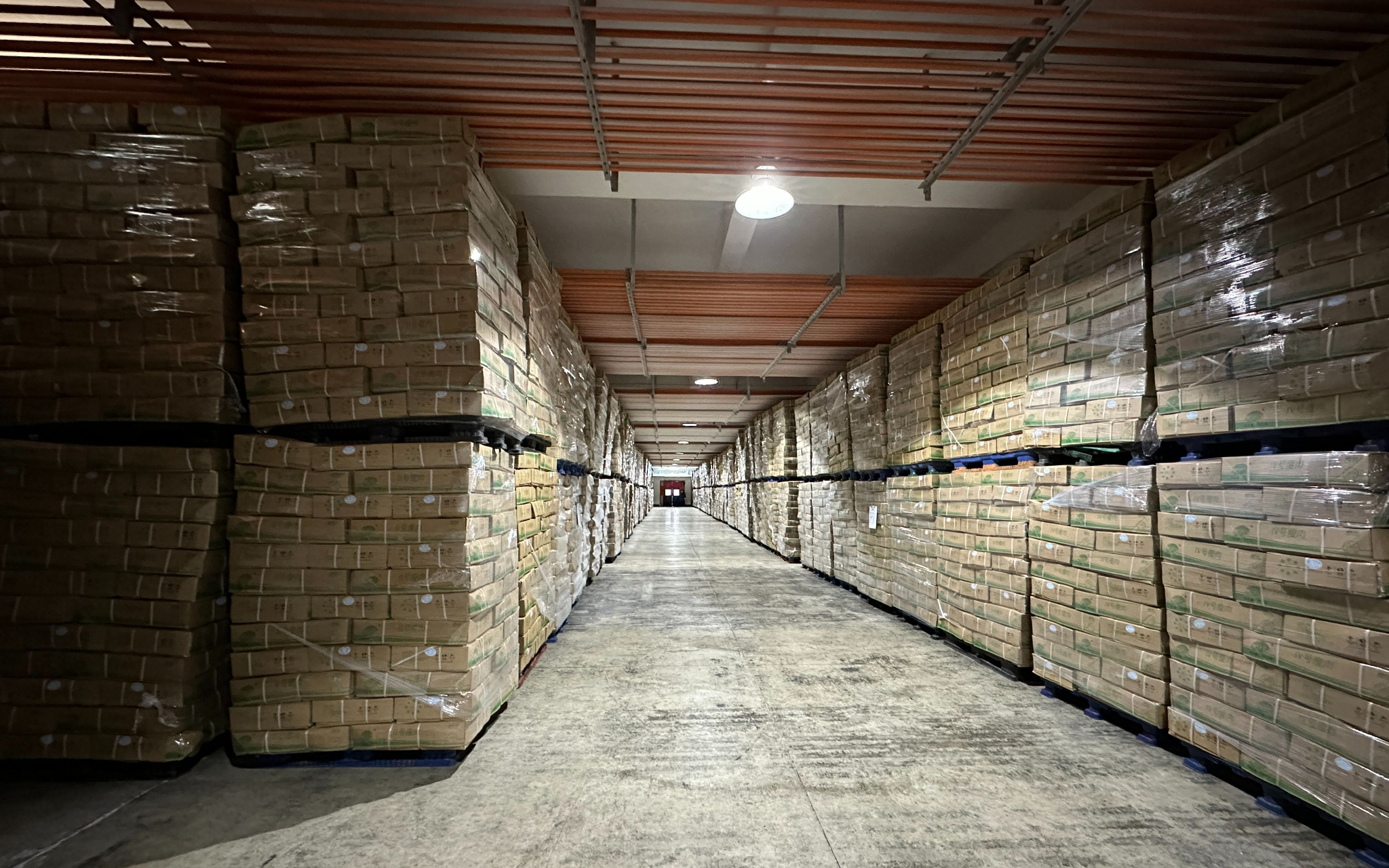 北京投放的冷冻储备猪肉是什么时候的肉?记者走进冷库实地探访