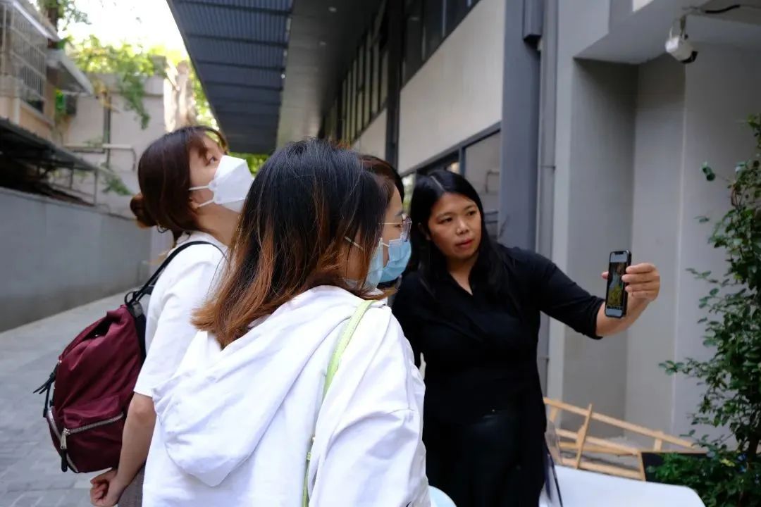 这群人在定西路、武夷路上“逛街”，“目的性”也太强了！休闲区蓝鸢梦想 - Www.slyday.coM