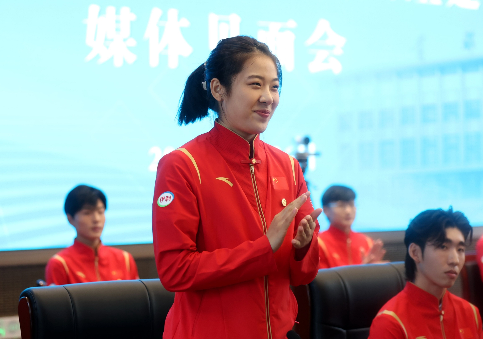 新一期中国短道速滑队亮相本赛季世界杯赛场休闲区蓝鸢梦想 - Www.slyday.coM