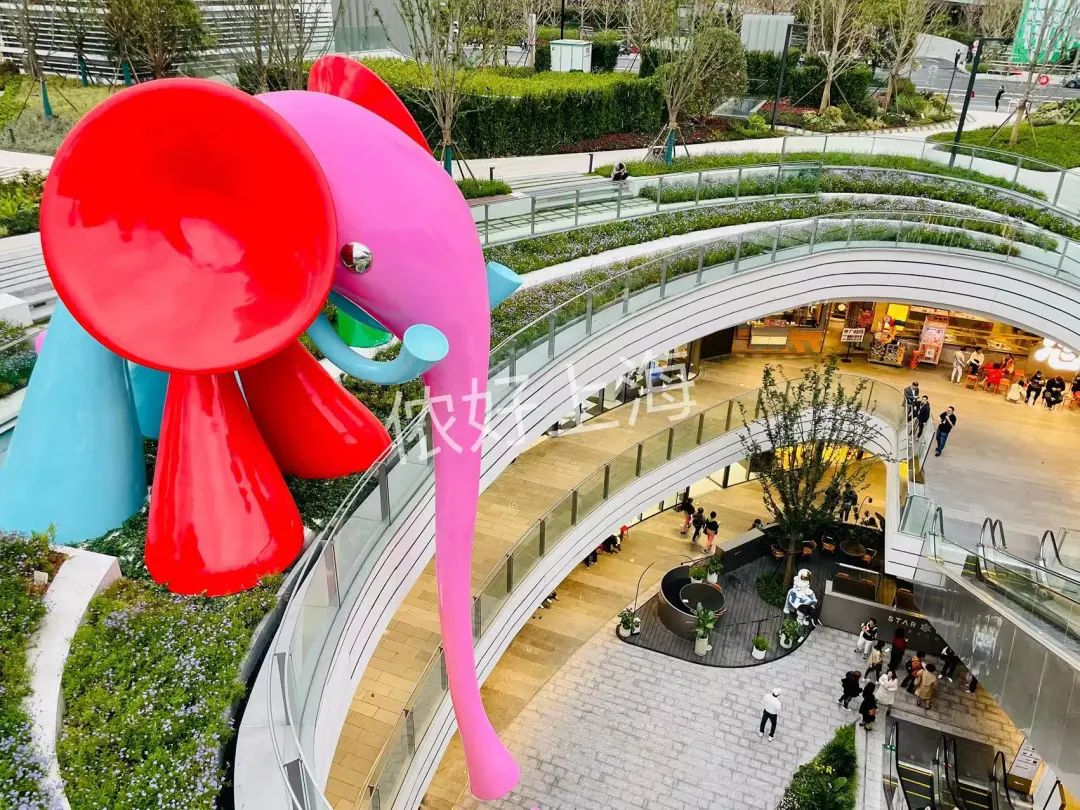 上海时髦的阿姨爷叔现在都在这里，工作日都人山人海！休闲区蓝鸢梦想 - Www.slyday.coM