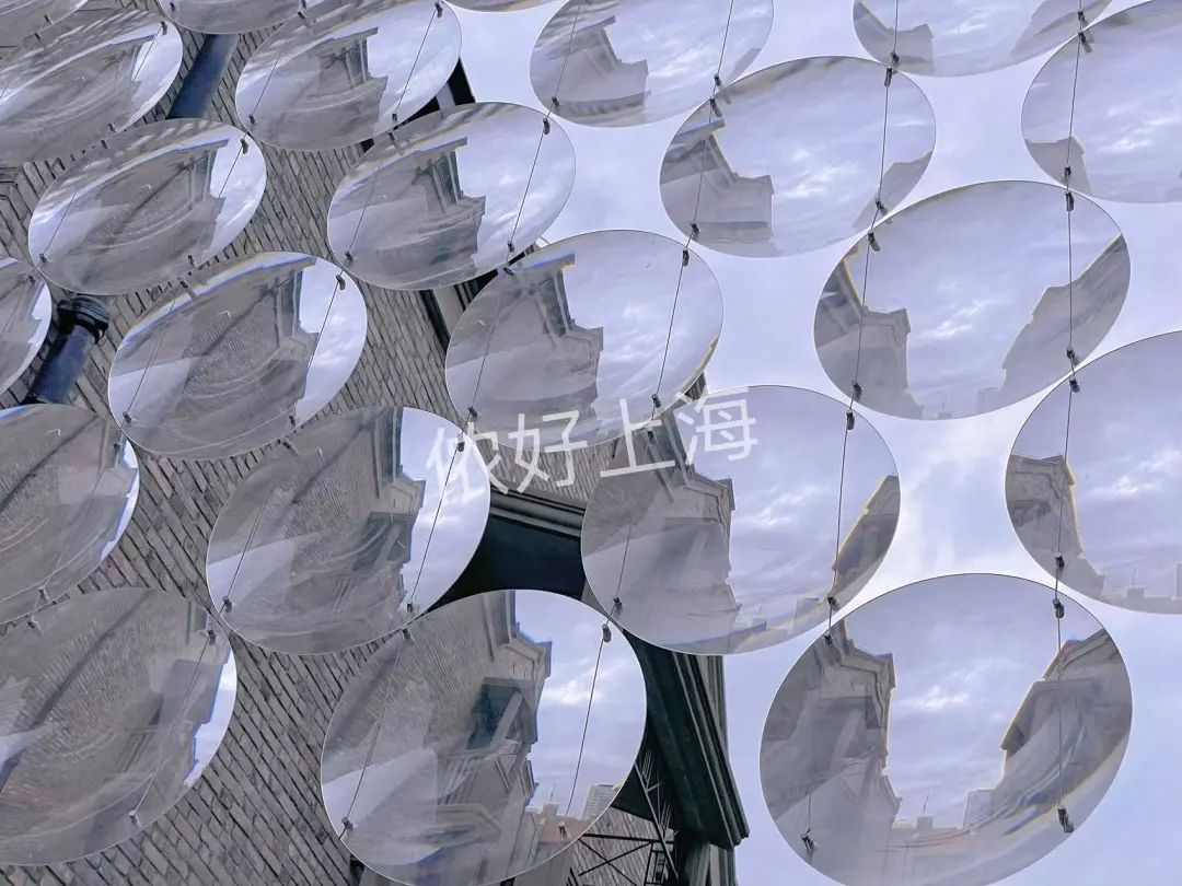 上海时髦的阿姨爷叔现在都在这里，工作日都人山人海！休闲区蓝鸢梦想 - Www.slyday.coM