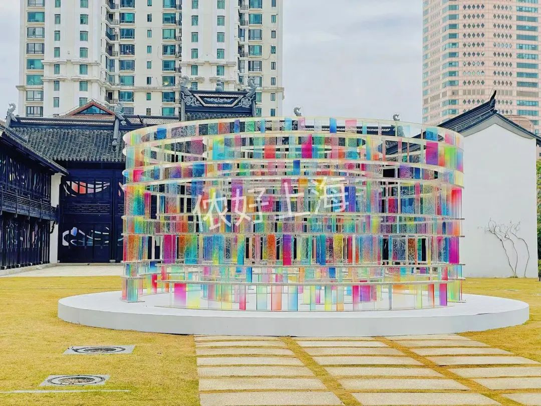 上海时髦的阿姨爷叔现在都在这里，工作日都人山人海！休闲区蓝鸢梦想 - Www.slyday.coM