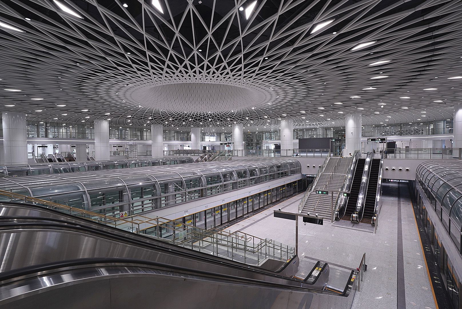 深圳地铁14号线开通运营