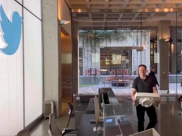 马斯克就任推特CEO：440亿美元交易完成休闲区蓝鸢梦想 - Www.slyday.coM