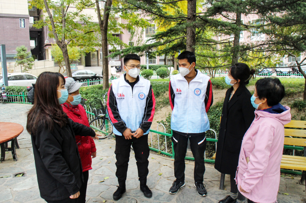 快递小哥当巡视员！德胜养老服务也有“窗帘约定”