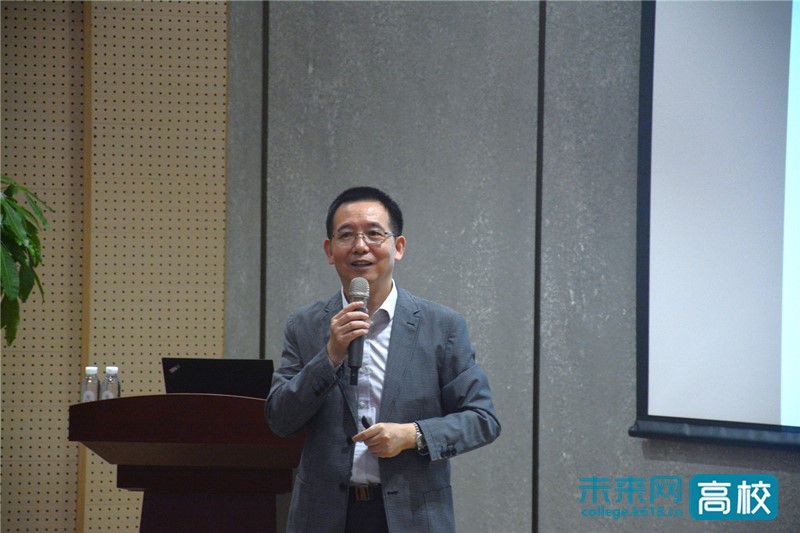 浙大宁波理工学院校长在新生导论课与同学面对面聊专业|导论|杨德仁|材料_新浪新闻