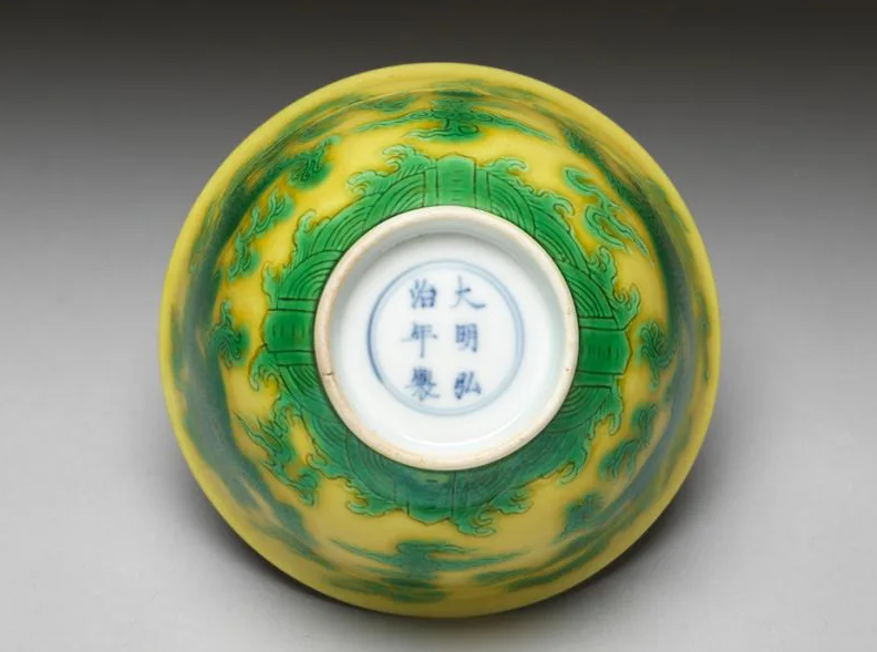 台北故宫摔破3件价值5亿文物？还下令封口？休闲区蓝鸢梦想 - Www.slyday.coM