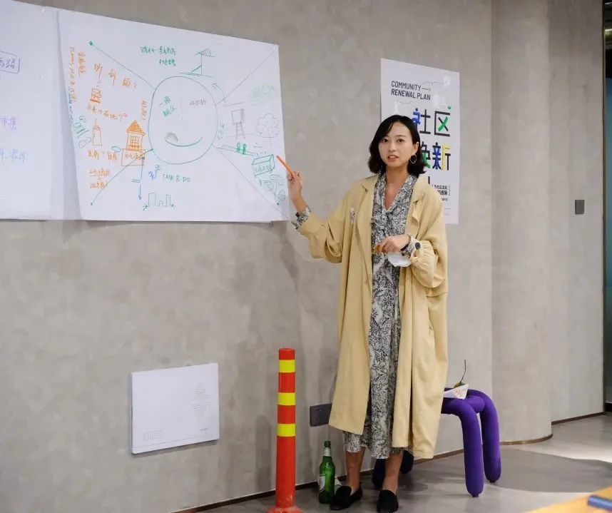 这群人在定西路、武夷路上“逛街”，“目的性”也太强了！休闲区蓝鸢梦想 - Www.slyday.coM