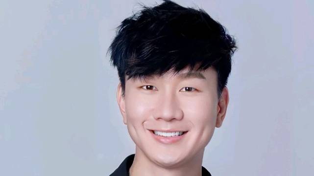 林俊杰新歌《7千3百多天》即将上线和我们见面……_新浪新闻