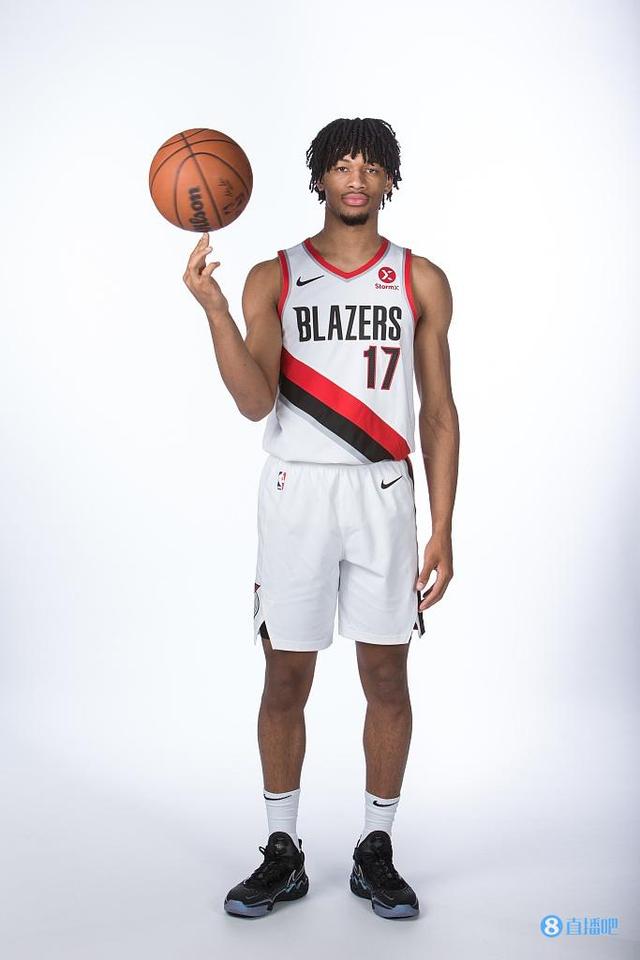 从没见过像夏普这么能跳的 我不再是队里最能跳的了|西蒙斯|安芬尼