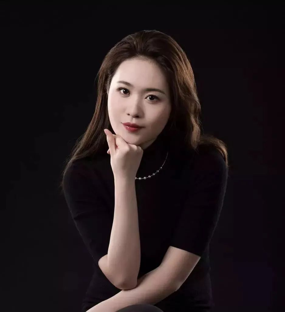 还记得《奇葩说》里的才女辩手许吉如吗?