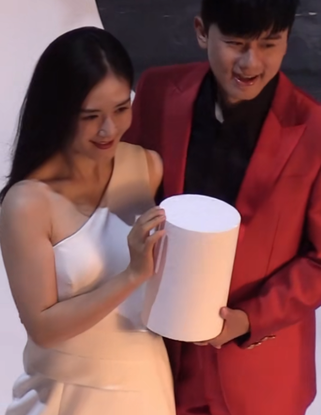 张杰谢娜合体拍广告!