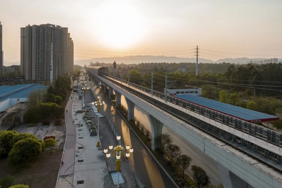 重庆多条市郊铁路来了!涉及多个区-新浪汽车