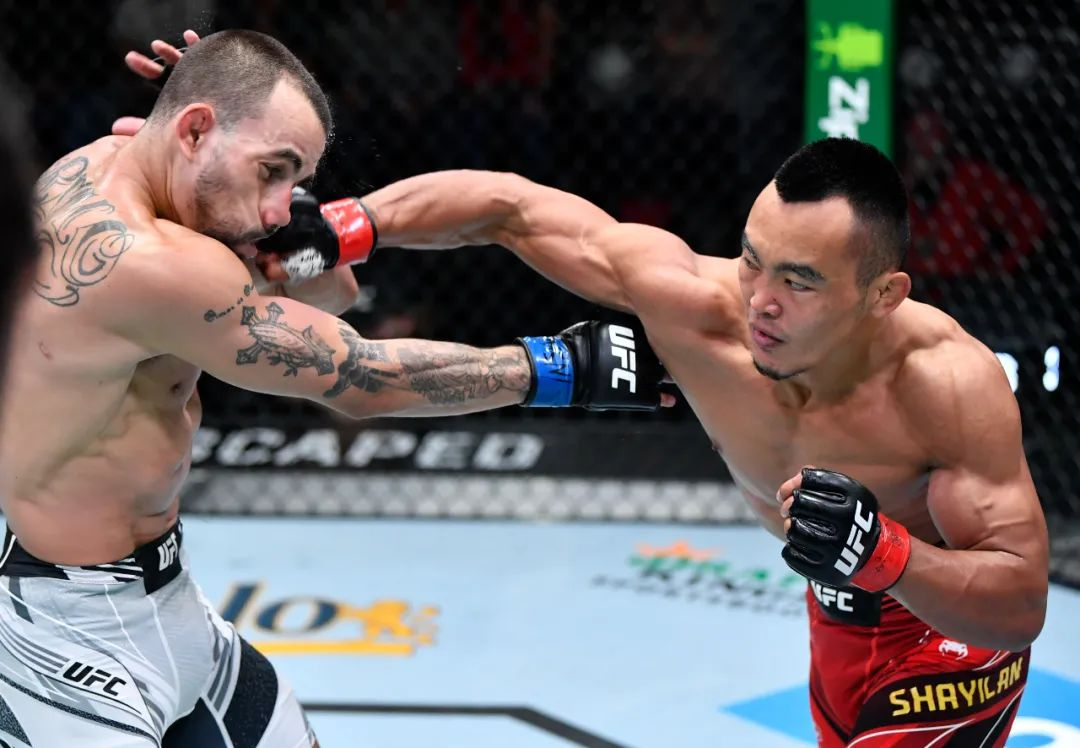 沙依兰冲击UFC三连胜!中国香港女拳手再出击|UFC|拳手|美国_新浪新闻