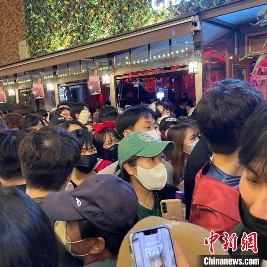 韩国首尔梨泰院踩踏事故目击者：“这是我离死亡最近的一次”休闲区蓝鸢梦想 - Www.slyday.coM