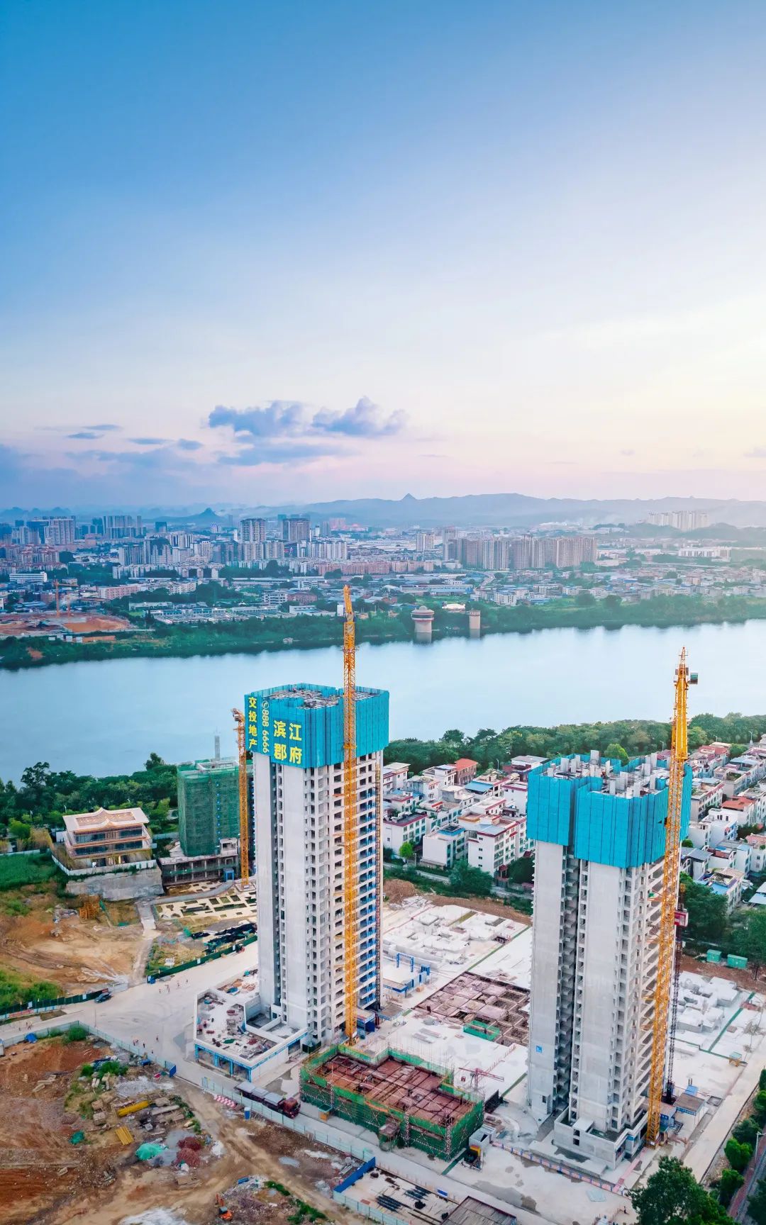 柳北宝藏楼盘，提前4个月封顶后，听说还有新动作休闲区蓝鸢梦想 - Www.slyday.coM