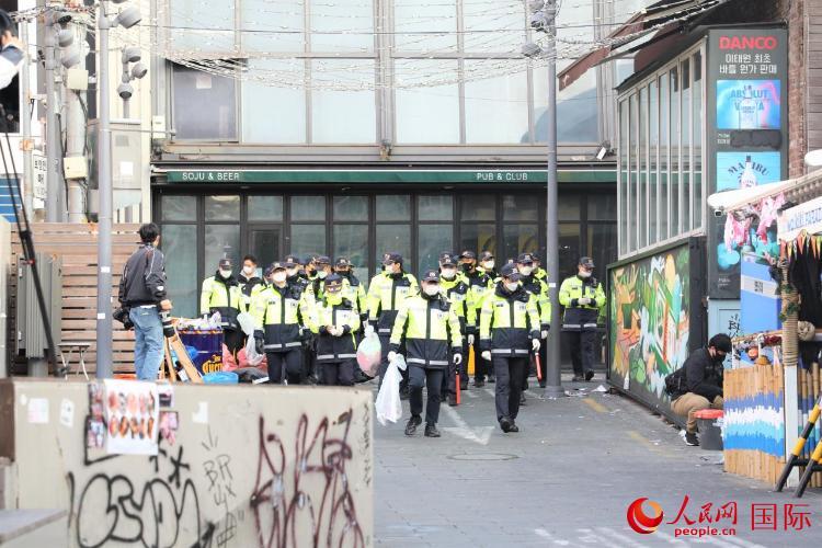韩国发生大规模踩踏事故休闲区蓝鸢梦想 - Www.slyday.coM