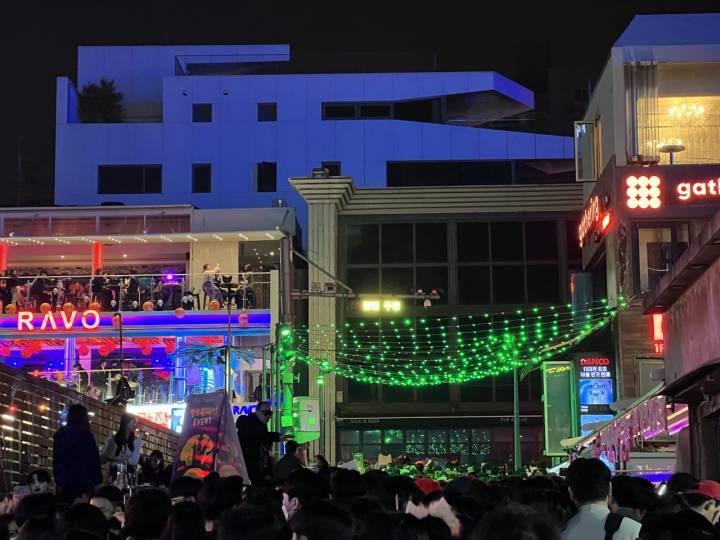 小时连线｜为什么会是梨泰院？中国留学生讲述过往万圣节经历休闲区蓝鸢梦想 - Www.slyday.coM