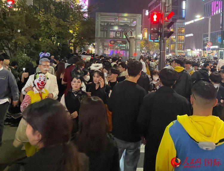 韩国首尔梨泰院踩踏事故已致151人遇难 包括一名中国公民休闲区蓝鸢梦想 - Www.slyday.coM