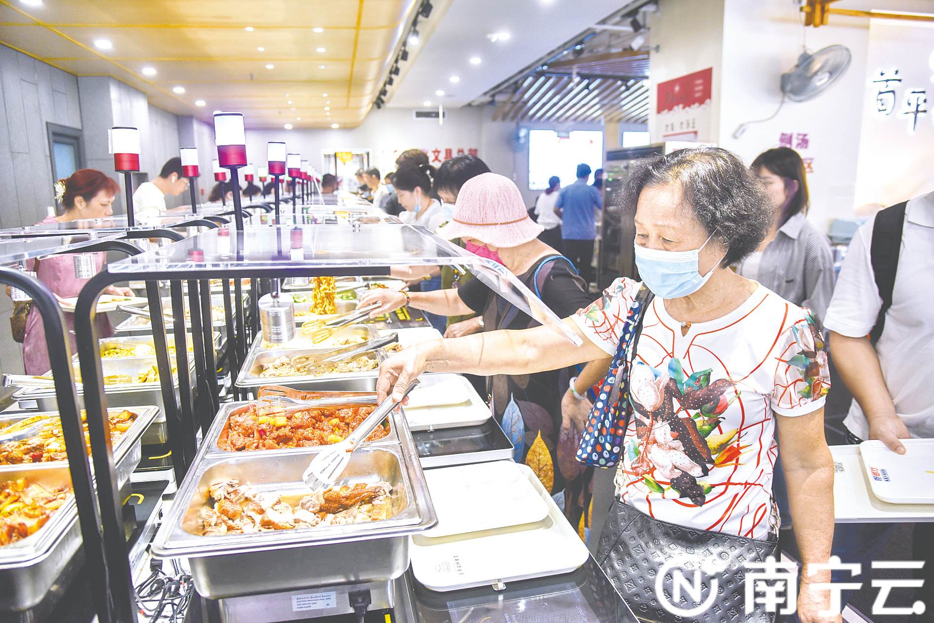 南宁市：织密养老“服务网” 守护幸福“夕阳红”