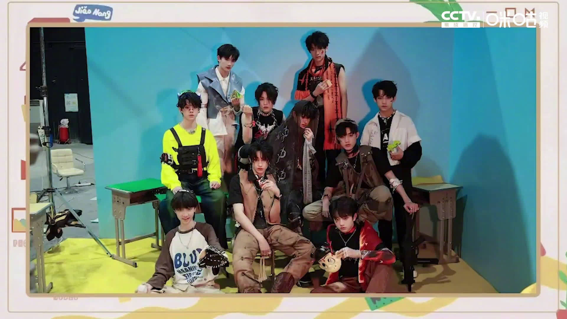 TF家族三代《关于生活的多种猜想》的拍摄花絮来啦……|苏新皓|张峻豪|张极|tf家族|张泽禹_新浪新闻