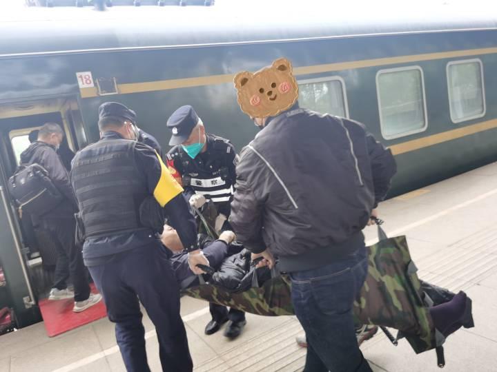 “海宁是个好地方，你们这儿的人都很好很热心！”当救护车开进高铁站……休闲区蓝鸢梦想 - Www.slyday.coM