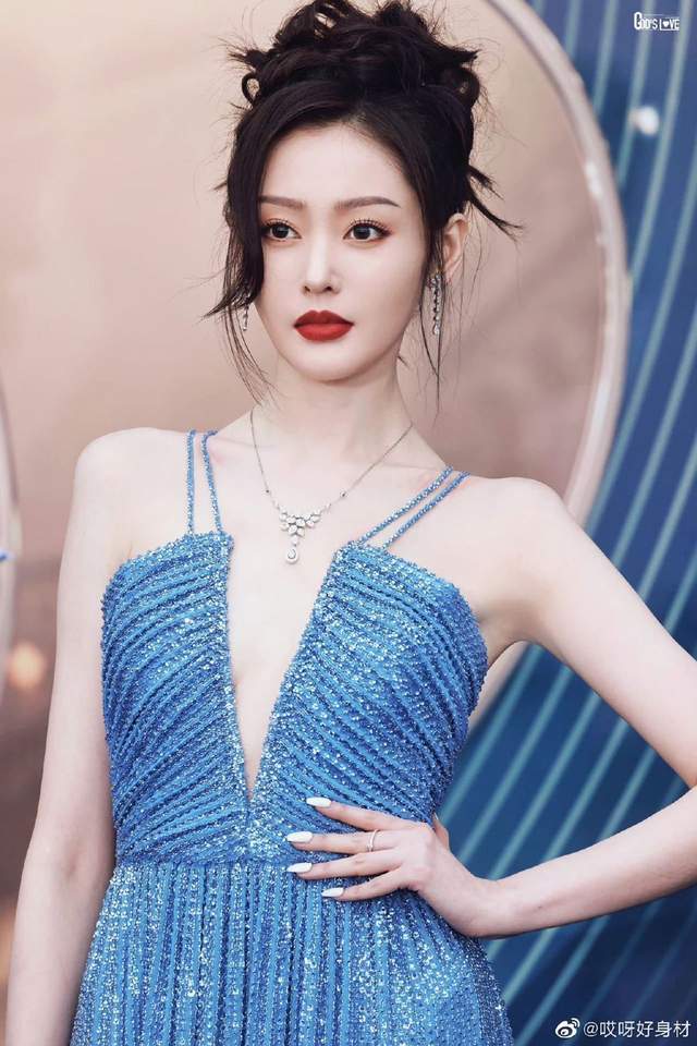 看出来大家都馋女星红毯了，张天爱热巴红毯被搜上热搜了休闲区蓝鸢梦想 - Www.slyday.coM