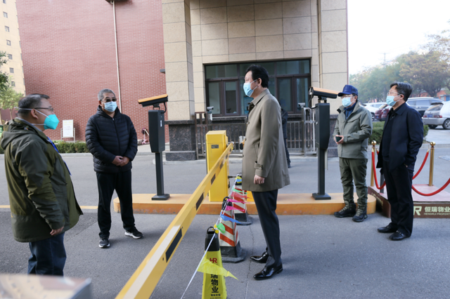 靳国卫以“四不两直”方式检查主城区静态管理和核酸筛查工作休闲区蓝鸢梦想 - Www.slyday.coM