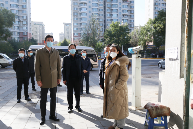 靳国卫以“四不两直”方式检查主城区静态管理和核酸筛查工作休闲区蓝鸢梦想 - Www.slyday.coM