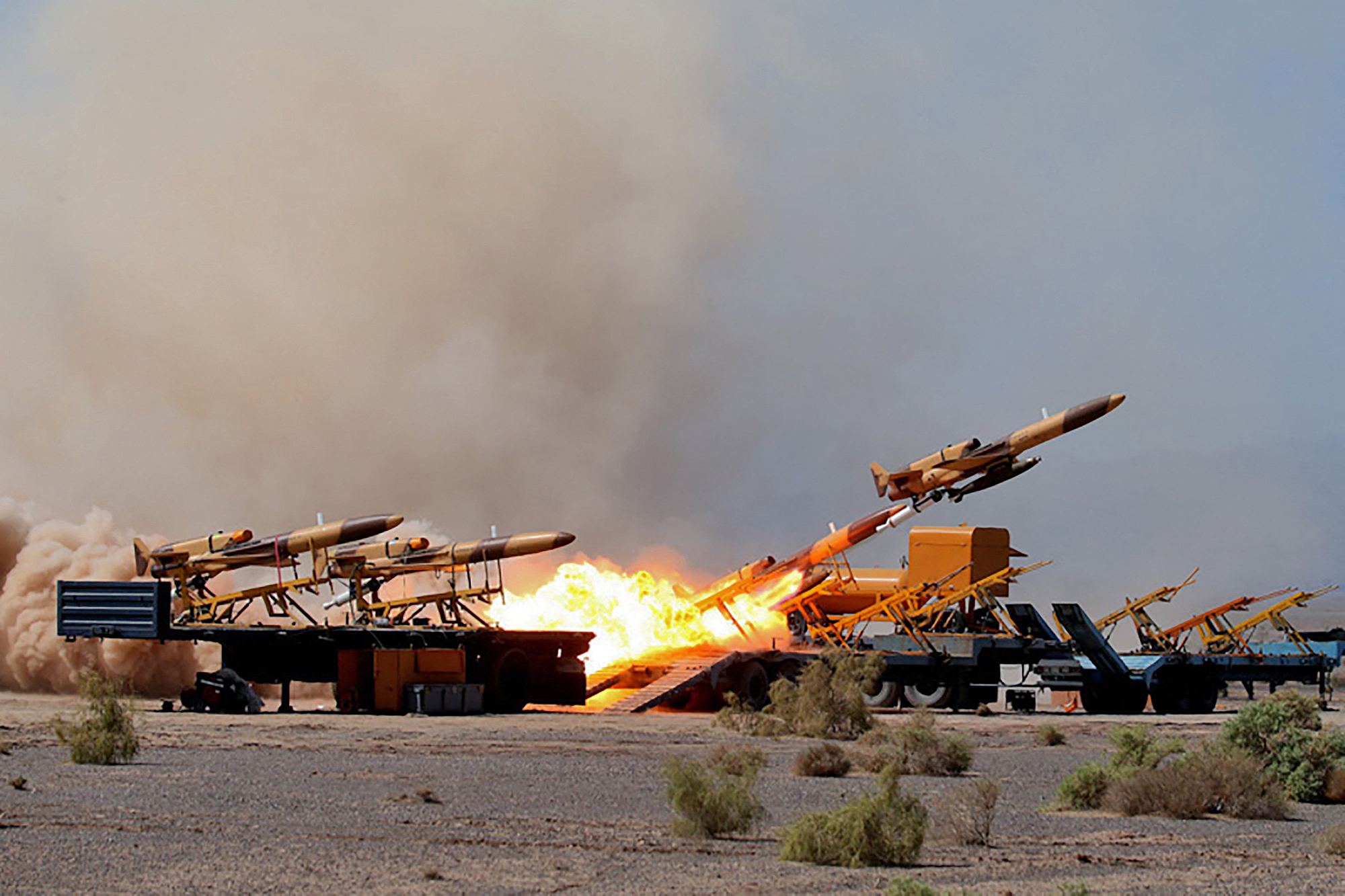 当地时间2022年8月25日,伊朗举行为期两天的无人机军演,一架军用无人