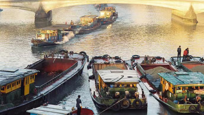 资深摄影师陆杰：两岸绿色越来越多，镜头下的苏州河活起来了｜苏州河故事①休闲区蓝鸢梦想 - Www.slyday.coM