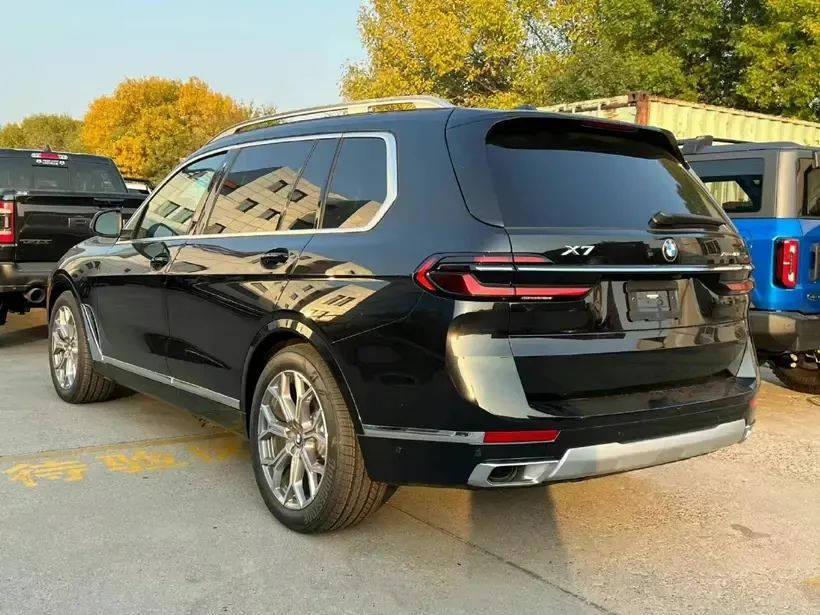 新款宝马X7现车到港!外观内饰全面革新,最快下月上市-新浪汽车