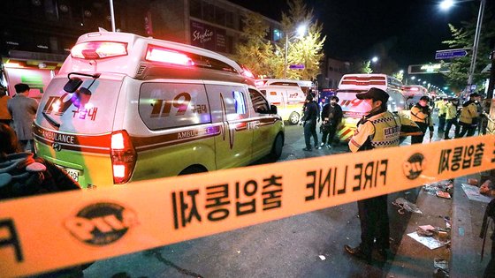 踩踏事故前韩警方接到11次报警，仅出警4次休闲区蓝鸢梦想 - Www.slyday.coM