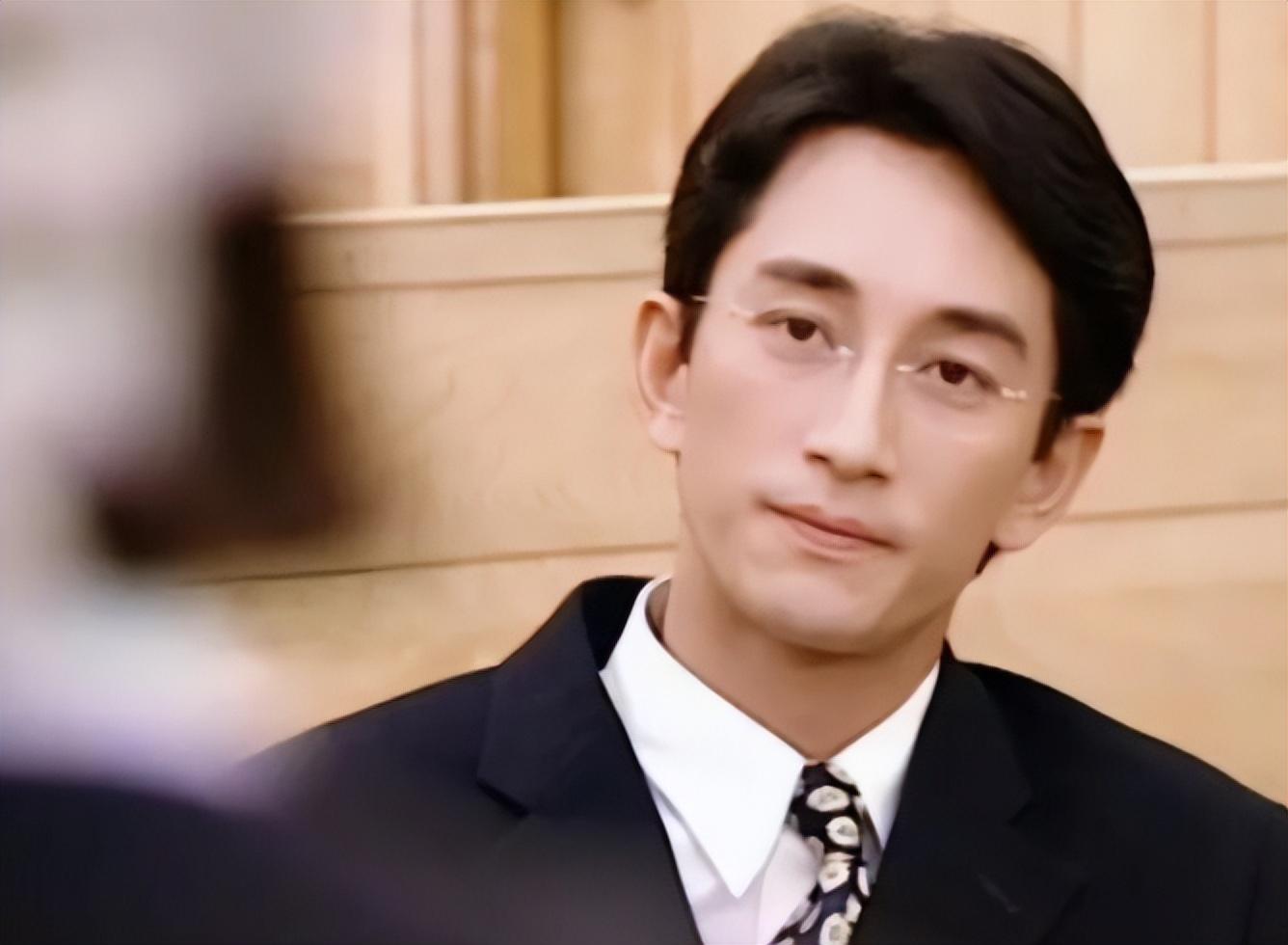 "孔雀公主"金巧巧:嫁入豪门后和丈夫人前恩爱__财经头条