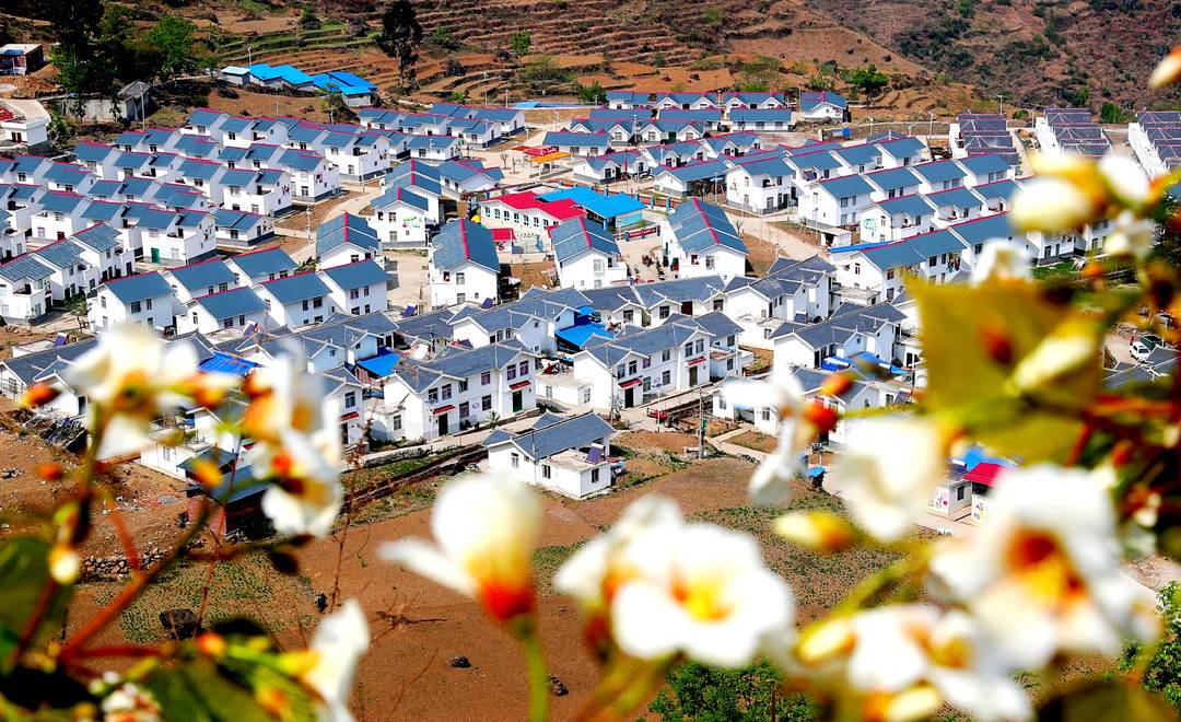 镜头下的大凉山：凉山州成立70周年县市风采——甘洛县休闲区蓝鸢梦想 - Www.slyday.coM