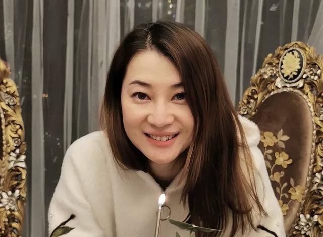 香港知名女星再婚嫁隐形富豪!住过亿豪宅,转行开画廊年入百万|林敏骢|陈伶俐|李美凤_新浪新闻