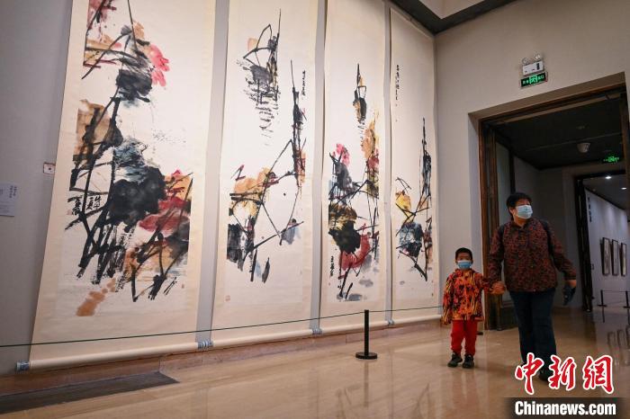 中国美术馆连开两展 写意中国画与写实油画相映成趣休闲区蓝鸢梦想 - Www.slyday.coM