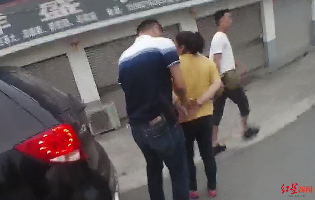 四川一猎捕收售野生小熊猫团伙落网：每只卖35万，涉案超千万休闲区蓝鸢梦想 - Www.slyday.coM