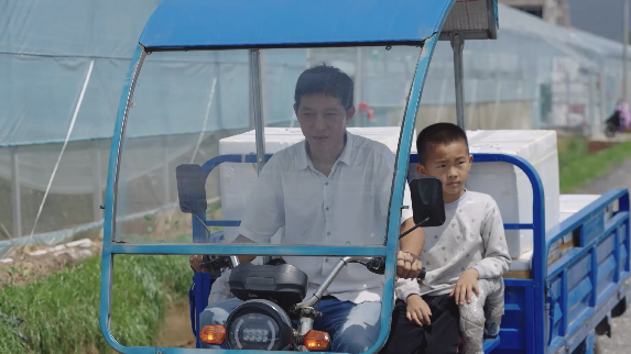 《加油吧！乡亲们》荣获第35届中国电影金鸡奖评委会提名休闲区蓝鸢梦想 - Www.slyday.coM