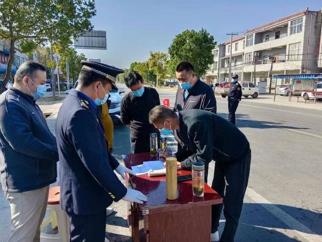 城管昼夜奋战 坚持“动态清零”休闲区蓝鸢梦想 - Www.slyday.coM