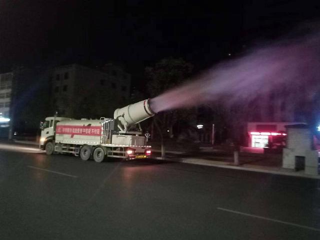 城管昼夜奋战 坚持“动态清零”休闲区蓝鸢梦想 - Www.slyday.coM