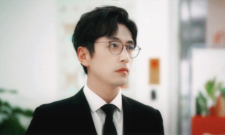 "王大锤"颜值逆袭变偶像剧男主 白客竟然靠颜值出圈