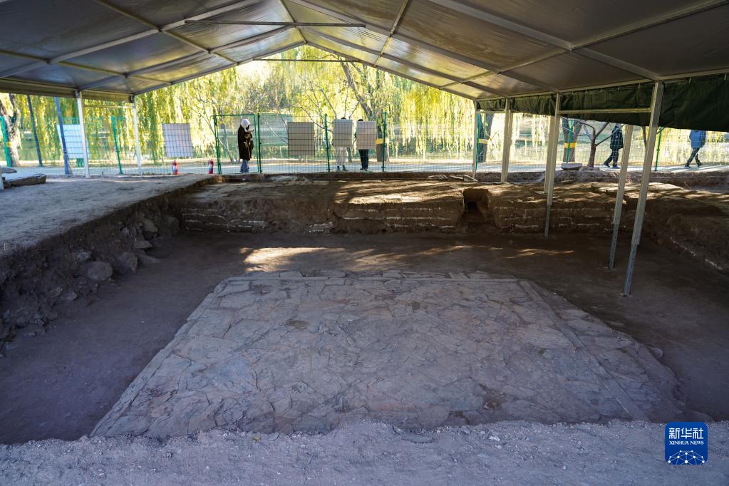 　　11月4日拍摄的位于“田字房”西南方位的天井遗址。新华社记者 陈钟昊 摄