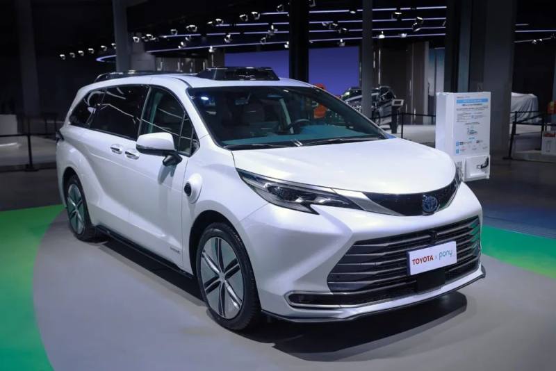 小马智行与丰田联手打造Robotaxi亮相进博会