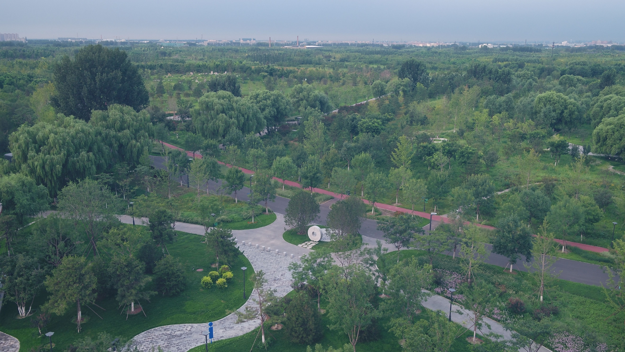中华环保世纪行走进北京，城市绿心打造近自然的森林景观滨水空间|森林公园|北京市_新浪新闻