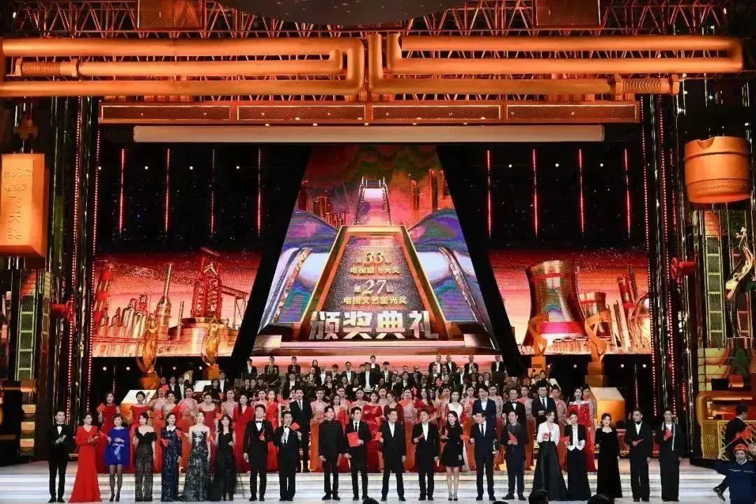 海伦钢琴惊艳亮相第33届电视剧“飞天奖”、第27届电视文艺“星光奖”颁奖典礼__财经头条