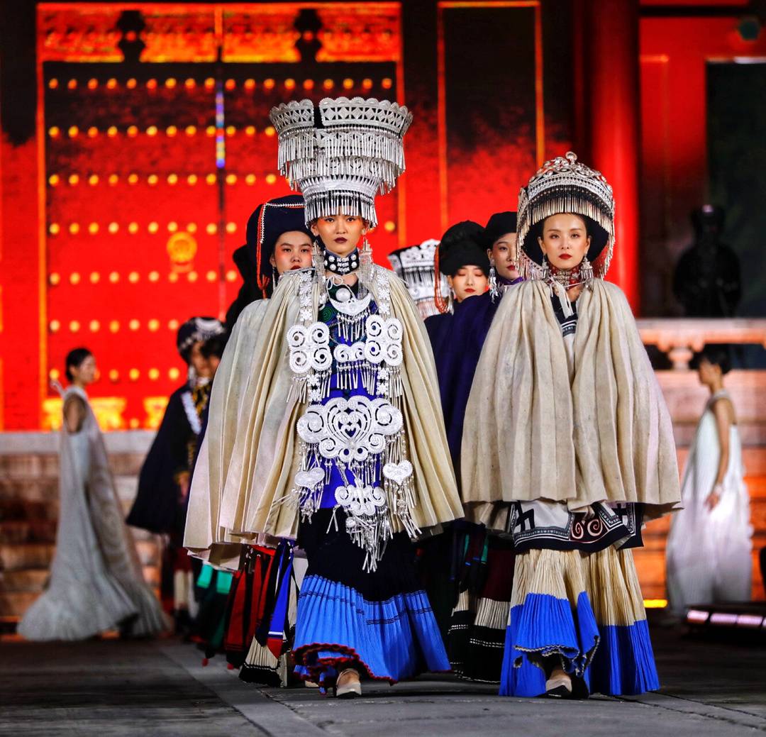 镜头下的大凉山：凉山州成立70周年县市风采——昭觉休闲区蓝鸢梦想 - Www.slyday.coM